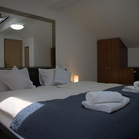 Apartmaji Soncek Izola Exterior photo