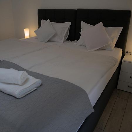 Apartmaji Soncek Izola Exterior photo
